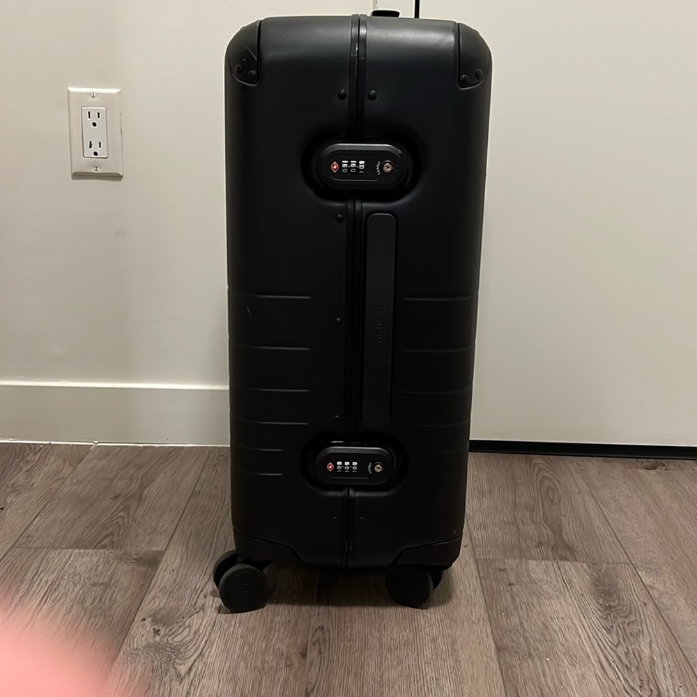 Monos hybrid carry on plus